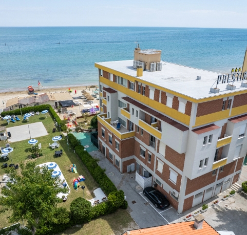 Hotel Prestige visto col drone